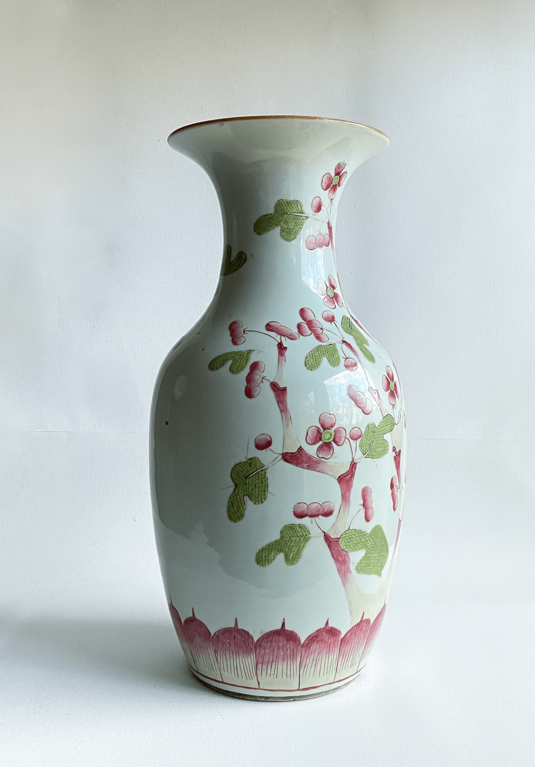 A Large Chinese Export Famille Rose Porcelain Vase, Qing Dynasty