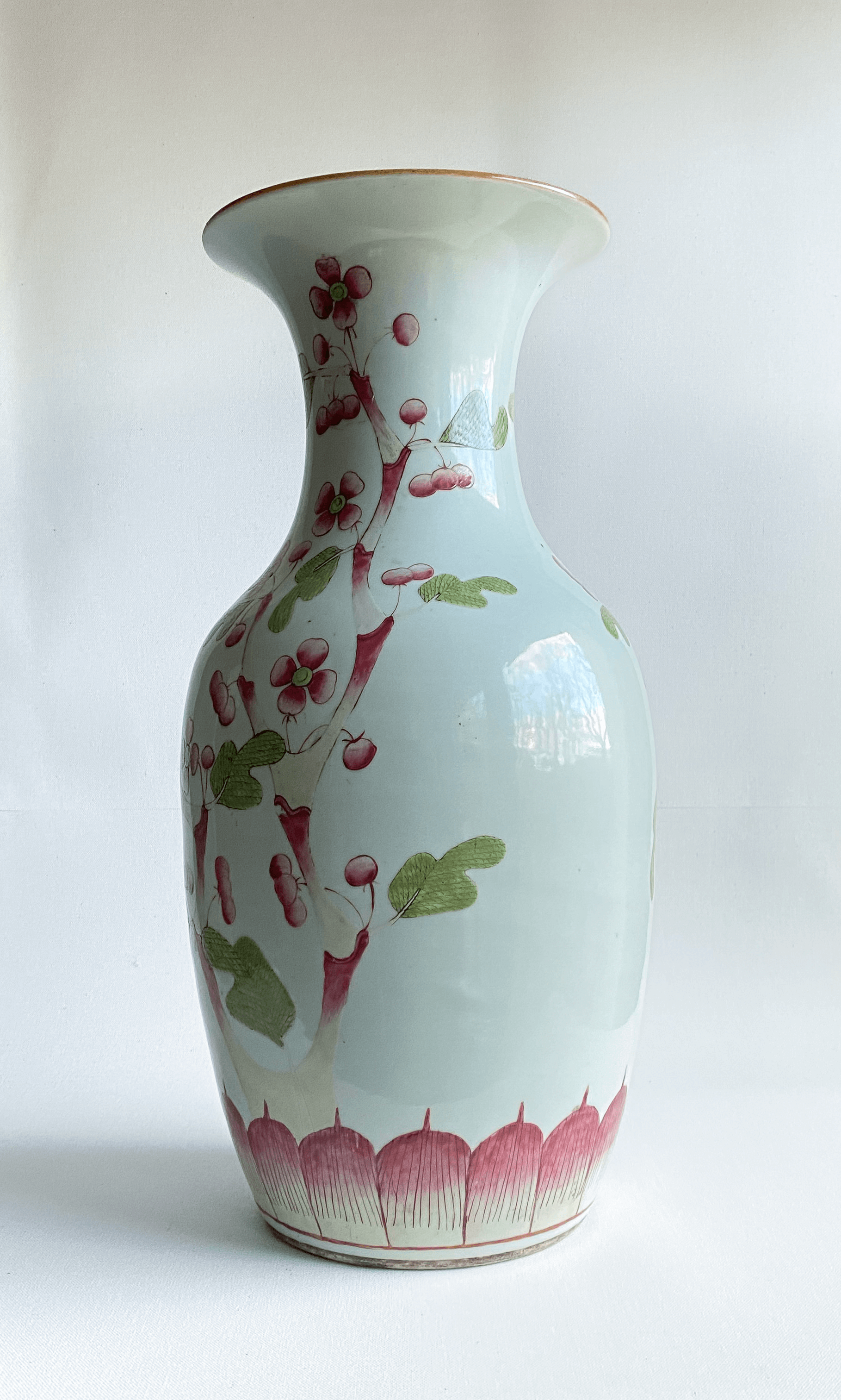 A Large Chinese Export Famille Rose Porcelain Vase, Qing Dynasty