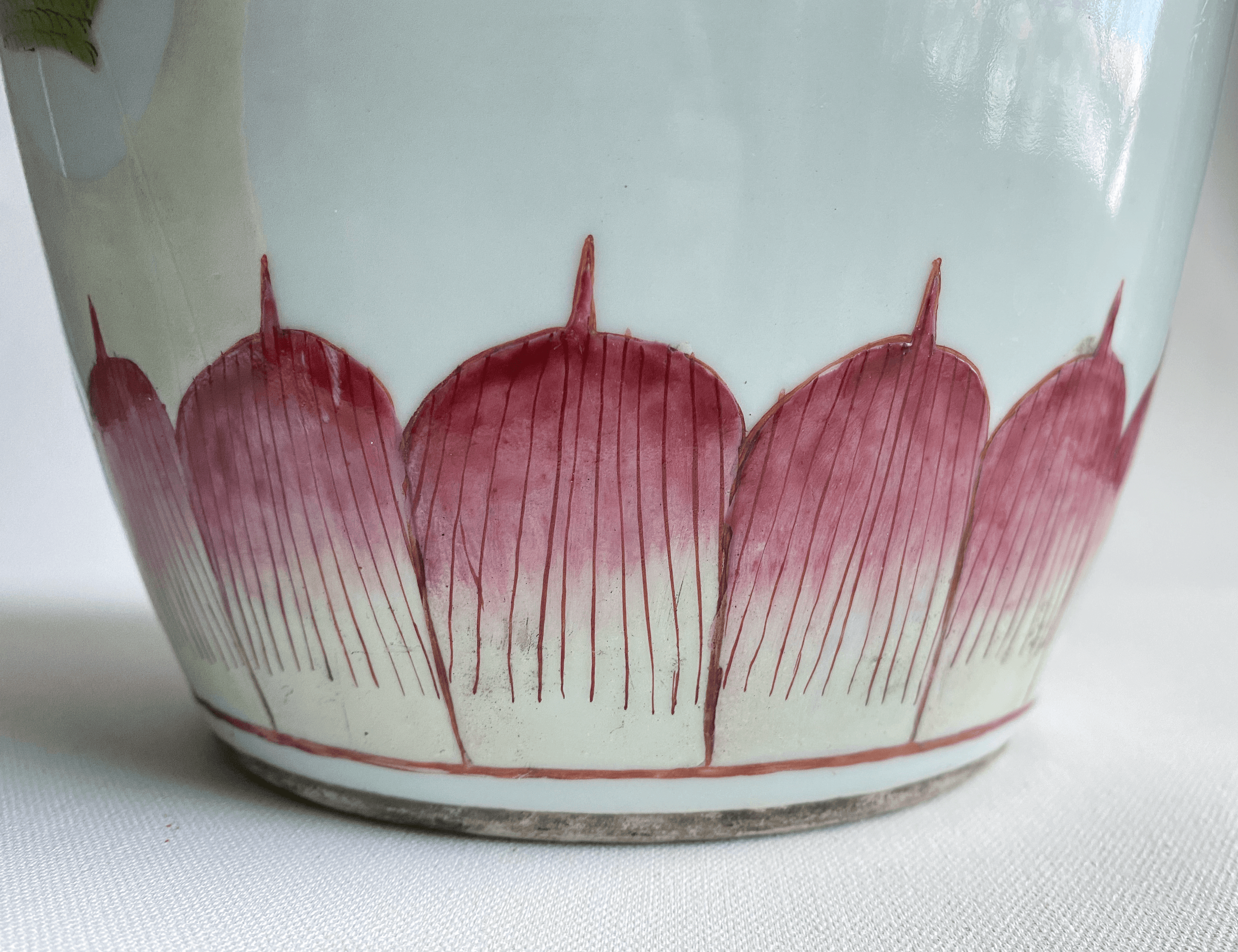 A Large Chinese Export Famille Rose Porcelain Vase, Qing Dynasty